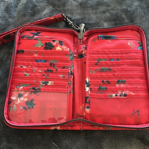 Lug Tandem Zip Wallet - Picture 3 of 6